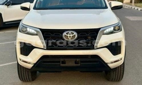 Dieundeu Occasion Toyota Fortuner White Auto in Dakar in Dakar Dieundeu Occasion Toyota Fortuner White Auto in Dakar in Dakar