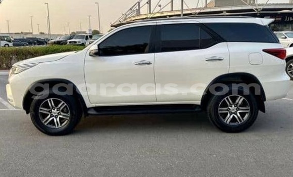 Dieundeu Occasion Toyota Fortuner White Auto in Dakar in Dakar Dieundeu Occasion Toyota Fortuner White Auto in Dakar in Dakar