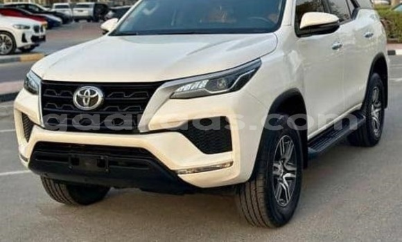 Dieundeu Occasion Toyota Fortuner White Auto in Dakar in Dakar Dieundeu Occasion Toyota Fortuner White Auto in Dakar in Dakar