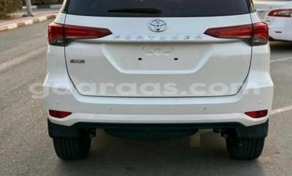 Dieundeu Occasion Toyota Fortuner White Auto in Dakar in Dakar Dieundeu Occasion Toyota Fortuner White Auto in Dakar in Dakar