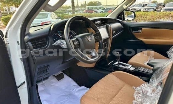 Dieundeu Occasion Toyota Fortuner White Auto in Dakar in Dakar Dieundeu Occasion Toyota Fortuner White Auto in Dakar in Dakar
