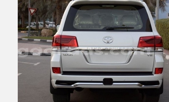 Dieundeu Occasion Toyota Land Cruiser White Auto in Dakar in Dakar Dieundeu Occasion Toyota Land Cruiser White Auto in Dakar in Dakar