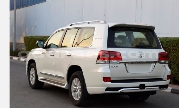 Dieundeu Occasion Toyota Land Cruiser White Auto in Dakar in Dakar Dieundeu Occasion Toyota Land Cruiser White Auto in Dakar in Dakar