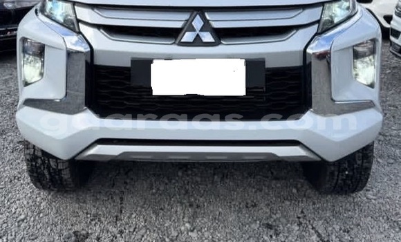 Acheter Occasion Voiture Mitsubishi L200 Blanc à Dakar, Dakar Acheter Occasion Voiture Mitsubishi L200 Blanc à Dakar, Dakar