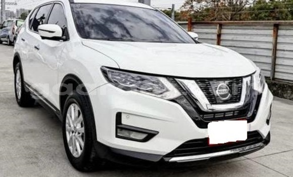 Buy Used Nissan X–Trail White Car in Dakar in Dakar Buy Used Nissan X–Trail White Car in Dakar in Dakar