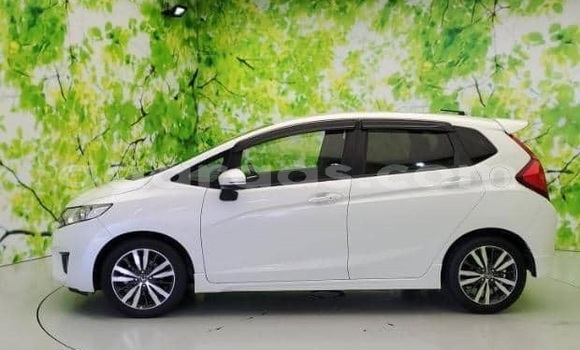 Acheter Occasion Voiture Honda FIT White à Dakar, Dakar Acheter Occasion Voiture Honda FIT White à Dakar, Dakar