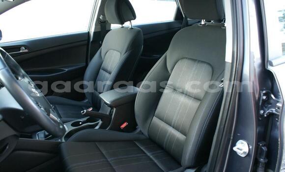 Buy Used Hyundai Tucson Silver Car in Gossas in Fatick Buy Used Hyundai Tucson Silver Car in Gossas in Fatick