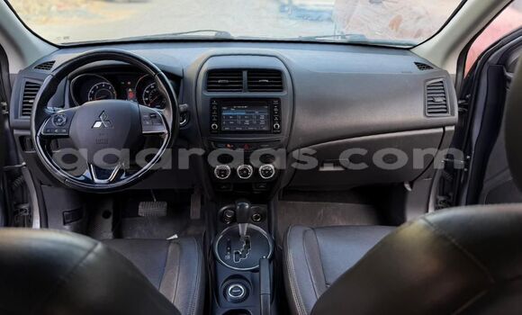 Buy Used Mitsubishi Outlander Silver Car in Dakar in Dakar Buy Used Mitsubishi Outlander Silver Car in Dakar in Dakar