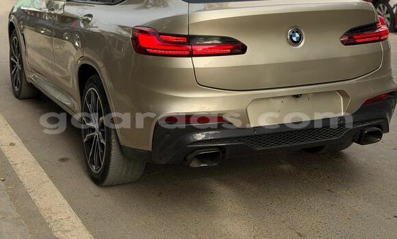 Acheter Occasion Voiture BMW X4 Or métallique à Dakar, Dakar Acheter Occasion Voiture BMW X4 Or métallique à Dakar, Dakar