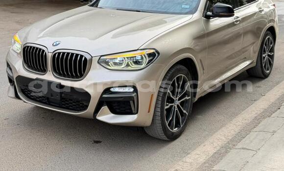 Acheter Occasion Voiture BMW X4 Or métallique à Dakar, Dakar Acheter Occasion Voiture BMW X4 Or métallique à Dakar, Dakar