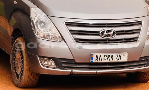 Acheter Occasion Voiture Hyundai Starex Beige à Dakar, Dakar