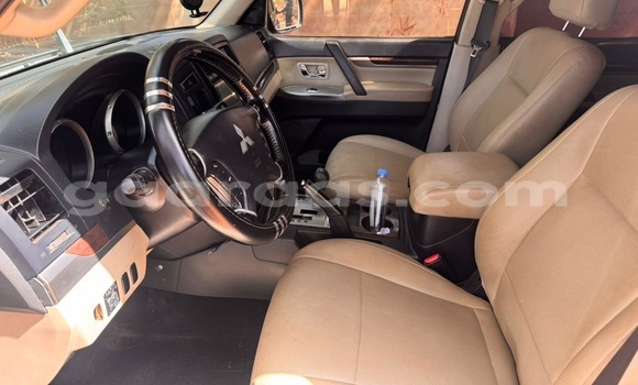 Acheter Occasion Voiture Mitsubishi Pajero Beige à Dakar, Dakar Acheter Occasion Voiture Mitsubishi Pajero Beige à Dakar, Dakar