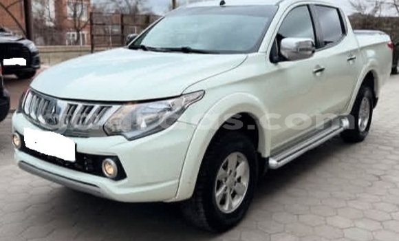 Acheter Occasion Voiture Mitsubishi L200 White à Dakar, Dakar Acheter Occasion Voiture Mitsubishi L200 White à Dakar, Dakar