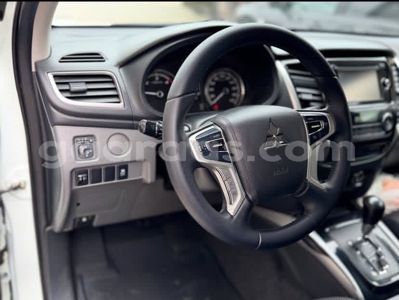 Big with watermark mitsubishi l200 dakar dakar 33493