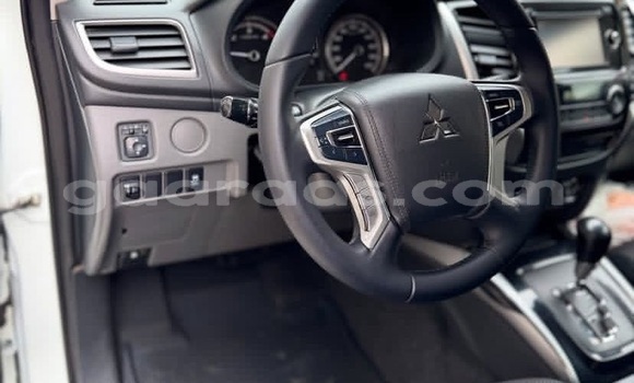 Acheter Occasion Voiture Mitsubishi L200 White à Dakar, Dakar Acheter Occasion Voiture Mitsubishi L200 White à Dakar, Dakar