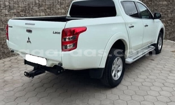 Acheter Occasion Voiture Mitsubishi L200 White à Dakar, Dakar Acheter Occasion Voiture Mitsubishi L200 White à Dakar, Dakar