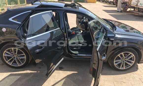Acheter Neuf Voiture Audi Q3 Noir à Dakar, Dakar Acheter Neuf Voiture Audi Q3 Noir à Dakar, Dakar