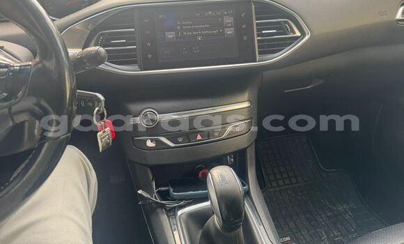 Acheter Occasion Voiture Peugeot 308 Blanc à Dakar, Dakar Acheter Occasion Voiture Peugeot 308 Blanc à Dakar, Dakar
