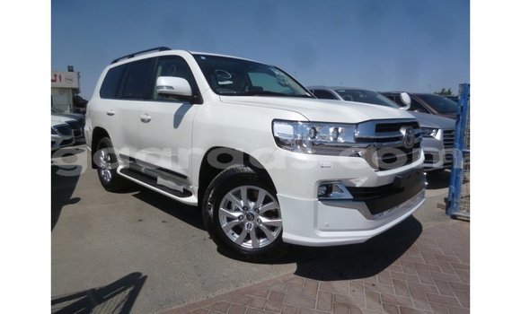 Dieundeu Imported Toyota Land Cruiser White 4x4 in Import - Dubai in Dakar Dieundeu Imported Toyota Land Cruiser White 4x4 in Import - Dubai in Dakar