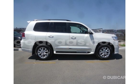 Dieundeu Imported Toyota Land Cruiser White 4x4 in Import - Dubai in Dakar Dieundeu Imported Toyota Land Cruiser White 4x4 in Import - Dubai in Dakar