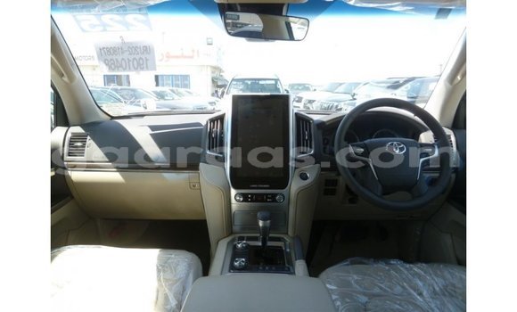 Dieundeu Imported Toyota Land Cruiser White 4x4 in Import - Dubai in Dakar Dieundeu Imported Toyota Land Cruiser White 4x4 in Import - Dubai in Dakar