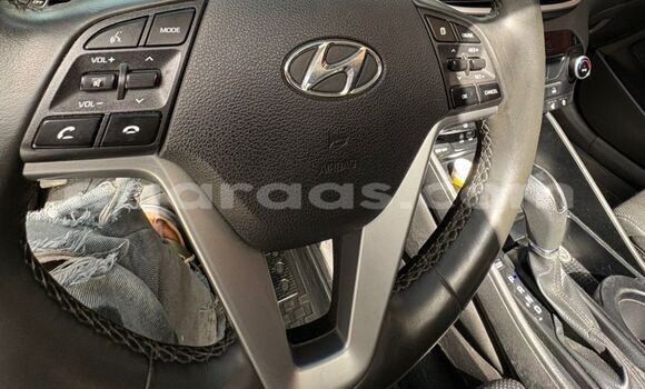 Buy Used Hyundai Tucson Silver Car in Dakar in Dakar Buy Used Hyundai Tucson Silver Car in Dakar in Dakar
