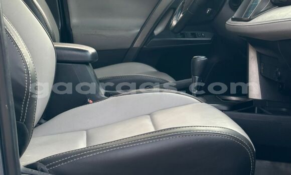 Acheter Neuf Voiture Toyota RAV4 Bleu à Dakar, Dakar Acheter Neuf Voiture Toyota RAV4 Bleu à Dakar, Dakar