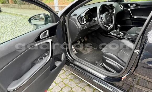 Acheter Occasion Voiture Kia Cee'd Noir à Bambey, Diourbel Acheter Occasion Voiture Kia Cee'd Noir à Bambey, Diourbel