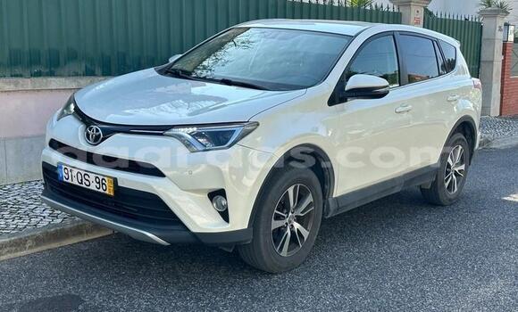 Acheter Occasion Voiture Toyota RAV4 Blanc à Bignona, Ziguinchor