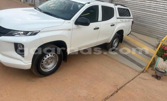 Acheter Occasion Voiture Mitsubishi L200 Blanc à Thiès, Région de Thiès