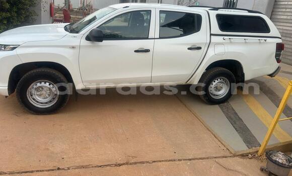 Acheter Occasion Voiture Mitsubishi L200 Blanc à Thiès, Région de Thiès Acheter Occasion Voiture Mitsubishi L200 Blanc à Thiès, Région de Thiès
