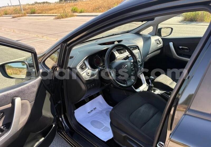 Big with watermark kia cee d diourbel bambey 33653