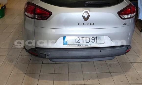 Acheter Occasion Voiture Renault Clio Gris métallisé à Behind berlin, Bagmati Acheter Occasion Voiture Renault Clio Gris métallisé à Behind berlin, Bagmati