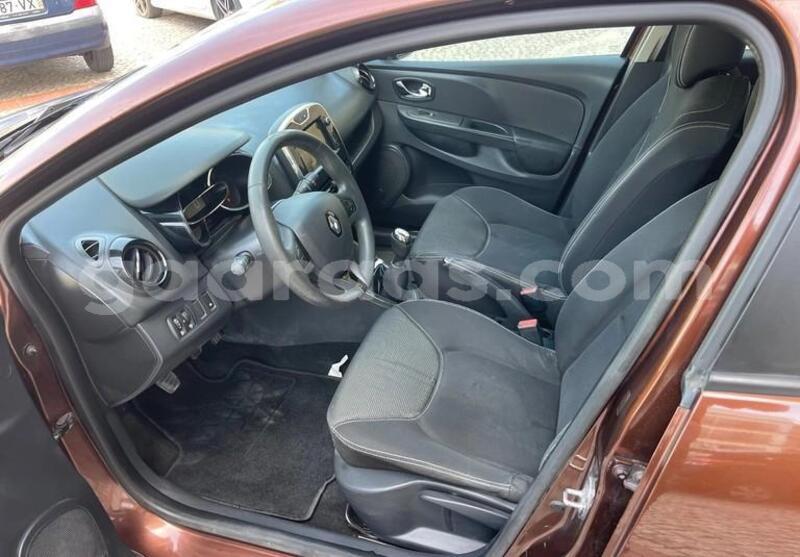 Big with watermark renault clio kolda dabo 33674