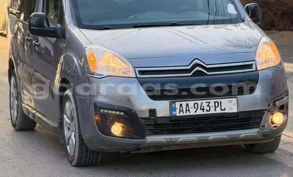 Acheter Occasion Voiture Citroen Berlingo Gray à Dakar, Dakar Acheter Occasion Voiture Citroen Berlingo Gray à Dakar, Dakar