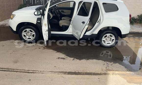 Buy Used Renault Duster White Car in Dakar in Dakar Buy Used Renault Duster White Car in Dakar in Dakar