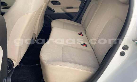 Buy Used Renault Duster White Car in Dakar in Dakar Buy Used Renault Duster White Car in Dakar in Dakar