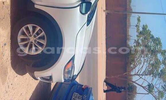 Buy Used Kia Sorento White Car in Dakar in Dakar Buy Used Kia Sorento White Car in Dakar in Dakar