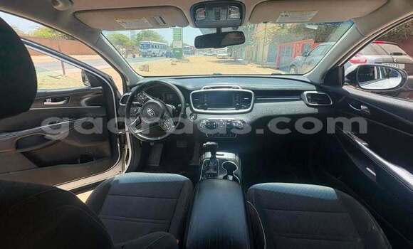 Buy Used Kia Sorento White Car in Dakar in Dakar Buy Used Kia Sorento White Car in Dakar in Dakar