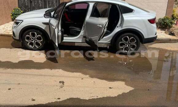 Buy Used Renault 30 White Car in Dakar in Dakar Buy Used Renault 30 White Car in Dakar in Dakar