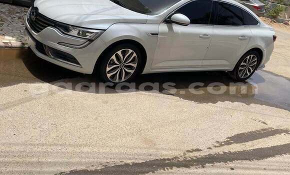 Buy Used Renault Scénic III White Car in Dakar in Dakar Buy Used Renault Scénic III White Car in Dakar in Dakar