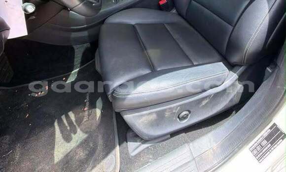 Buy Used Mercedes‒Benz GLA-klasse White Car in Dakar in Dakar Buy Used Mercedes‒Benz GLA-klasse White Car in Dakar in Dakar