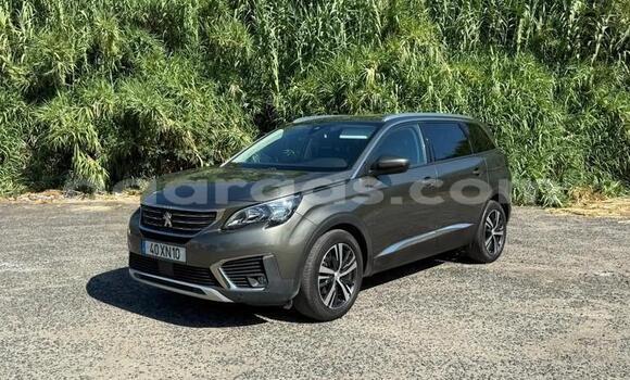 Buy Used Peugeot 5008 Green Car in Dakar in Dakar Buy Used Peugeot 5008 Green Car in Dakar in Dakar