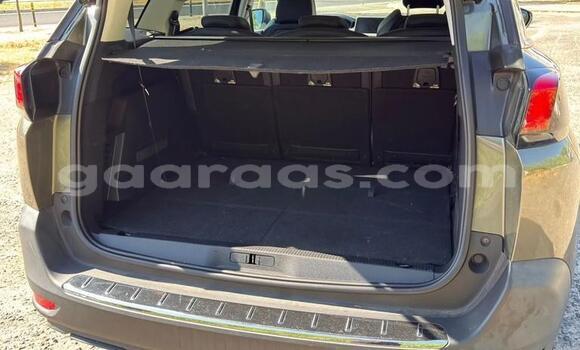Buy Used Peugeot 5008 Green Car in Dakar in Dakar Buy Used Peugeot 5008 Green Car in Dakar in Dakar
