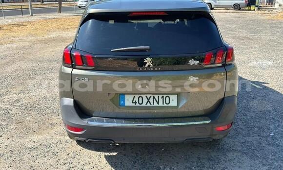 Buy Used Peugeot 5008 Green Car in Dakar in Dakar Buy Used Peugeot 5008 Green Car in Dakar in Dakar