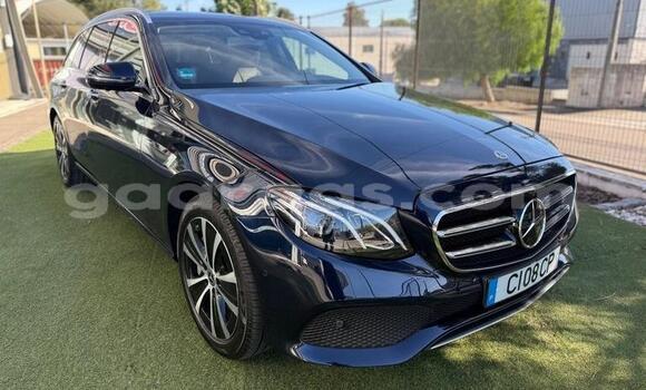 Dieundeu Occasion Mercedes‒Benz E–Class Black Auto in Behind berlin in Bagmati