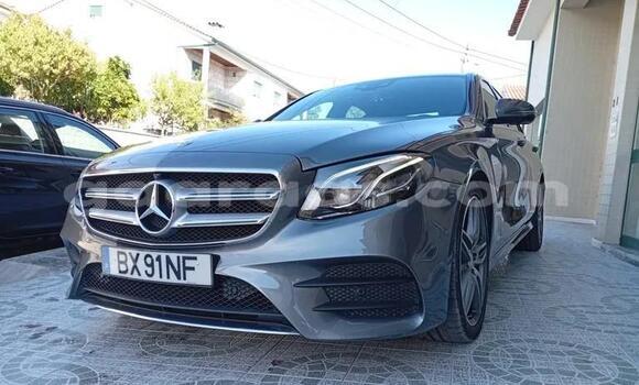 Acheter Occasion Voiture Mercedes‒Benz E–Class Gris à Dakar, Dakar Acheter Occasion Voiture Mercedes‒Benz E–Class Gris à Dakar, Dakar