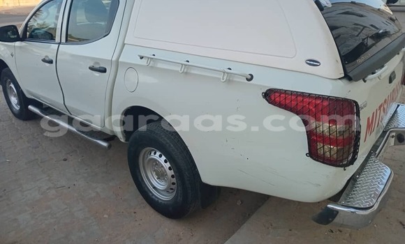 Dieundeu Occasion Mitsubishi L200 White Auto in Dakar in Dakar Dieundeu Occasion Mitsubishi L200 White Auto in Dakar in Dakar