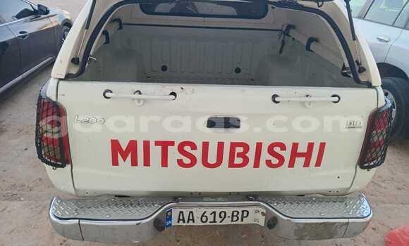 Dieundeu Occasion Mitsubishi L200 White Auto in Dakar in Dakar Dieundeu Occasion Mitsubishi L200 White Auto in Dakar in Dakar