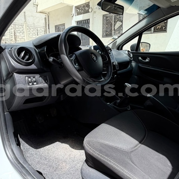Big with watermark renault clio dakar dakar 33828